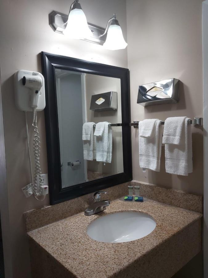 Arnprior Motor Inn Buitenkant foto