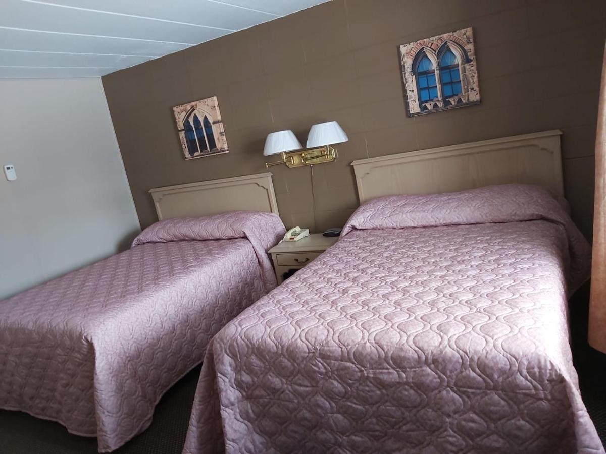 Arnprior Motor Inn Buitenkant foto