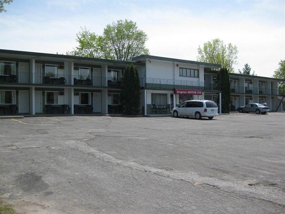 Arnprior Motor Inn Buitenkant foto