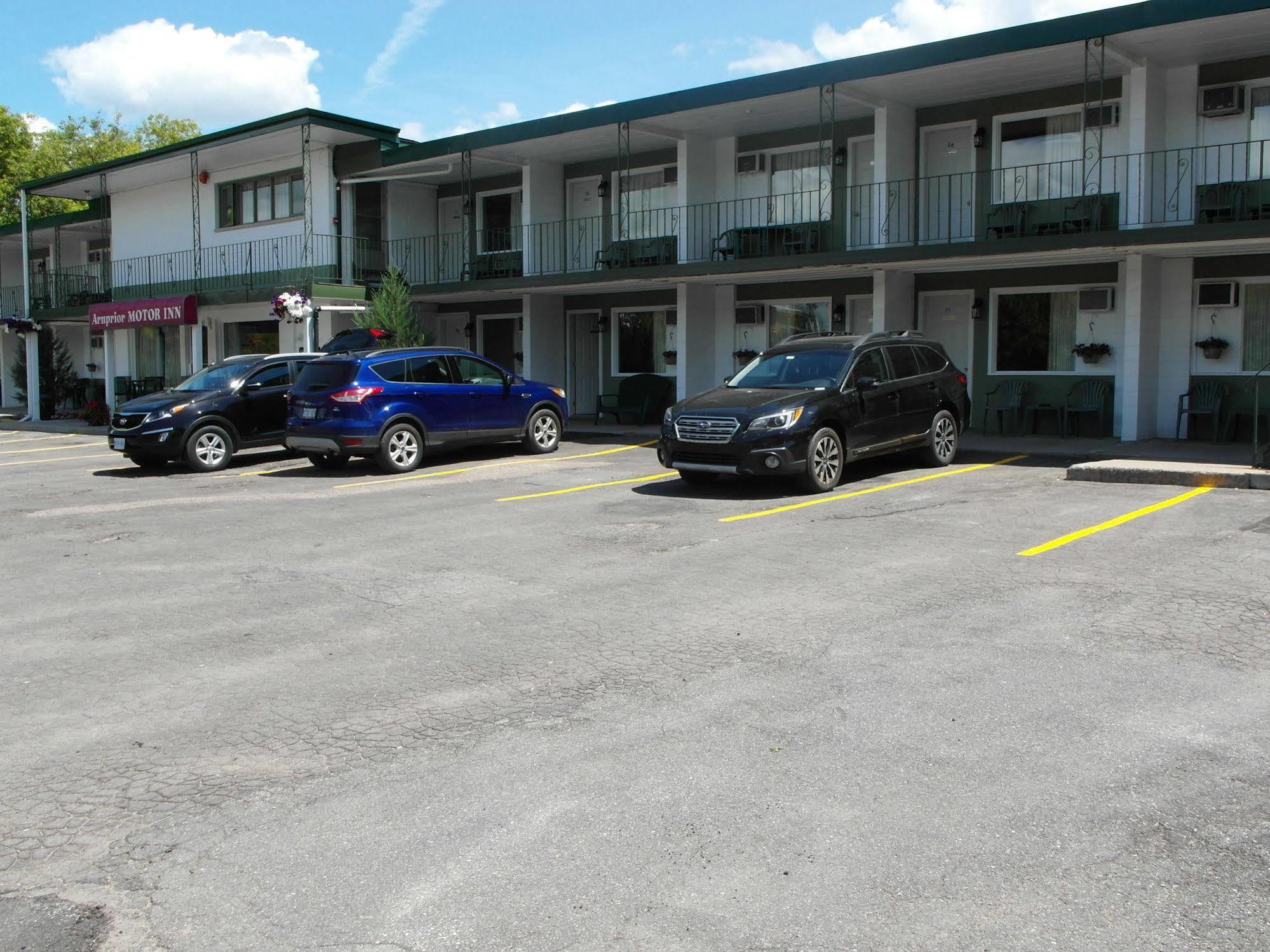 Arnprior Motor Inn Buitenkant foto
